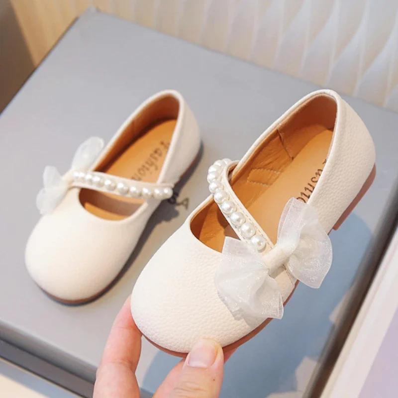 Nuove scarpe da principessa in pelle per ragazze, eleganti, versatili, morbide, alla moda, in pizzo, con fiocco, perline, per bambini, da sposa, slip-on, Mary Jane
