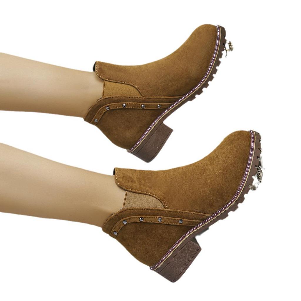 Plus Size Suede Ankle Boots with Elastic Band and Chunky Low Heel, Retro Rivet Design for Autumn 2025