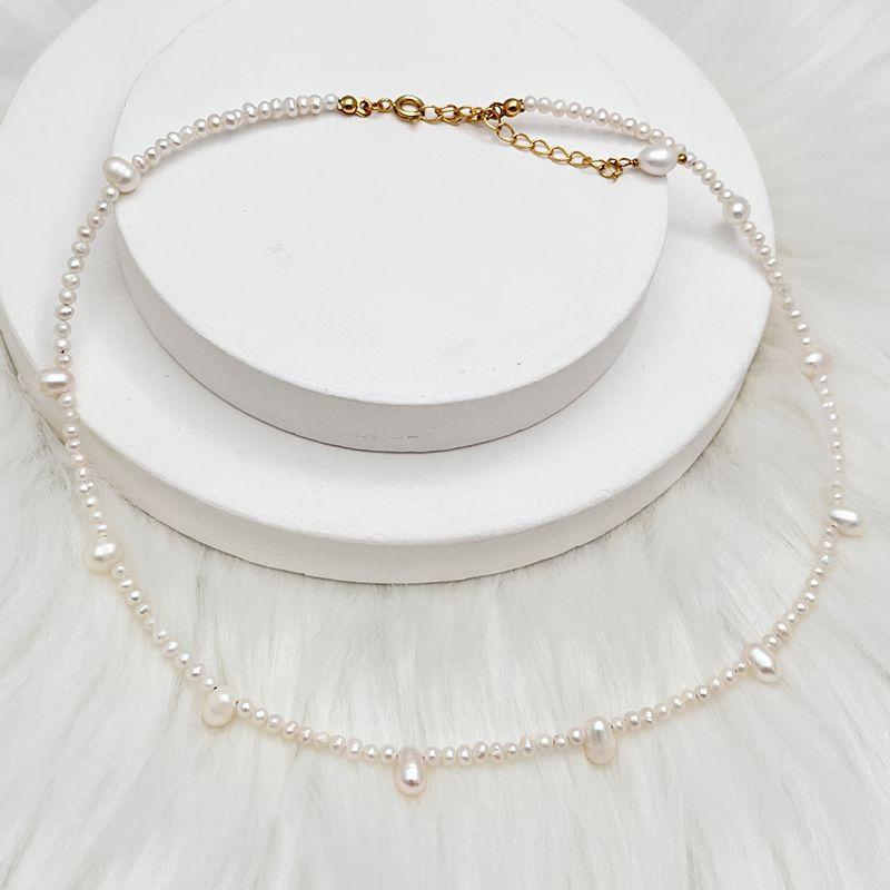 Natürliche Süßwasserperlen-Schlüsselbein-Halskette - barocke Reisperlen-Schicht-Süßwasserperlen-Halskette