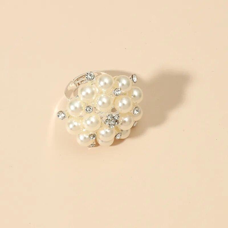 Offener verstellbarer Perlencluster-Ring - Modeschmuck-Geschenk mit weißen Simulationsperlen
