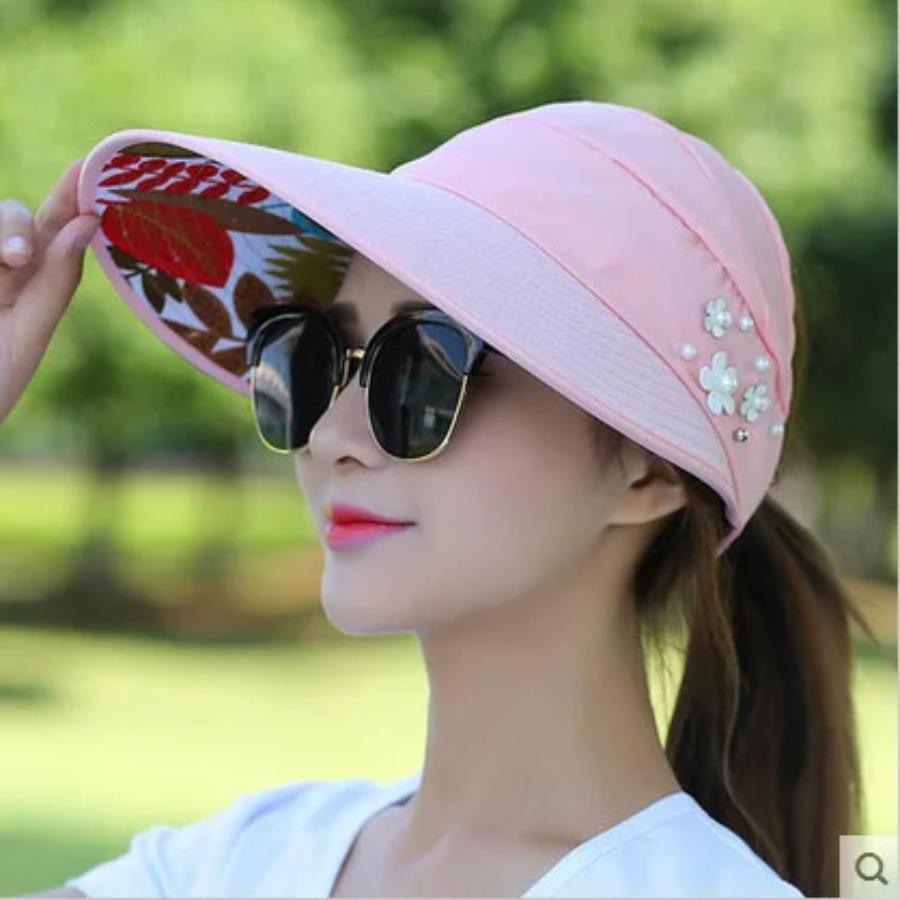 

Trendy Beaded Flower Decor Visor Hat for Women and Girls - Foldable, UV Protection, Perfect for Summer Outdoor Activities розовый
