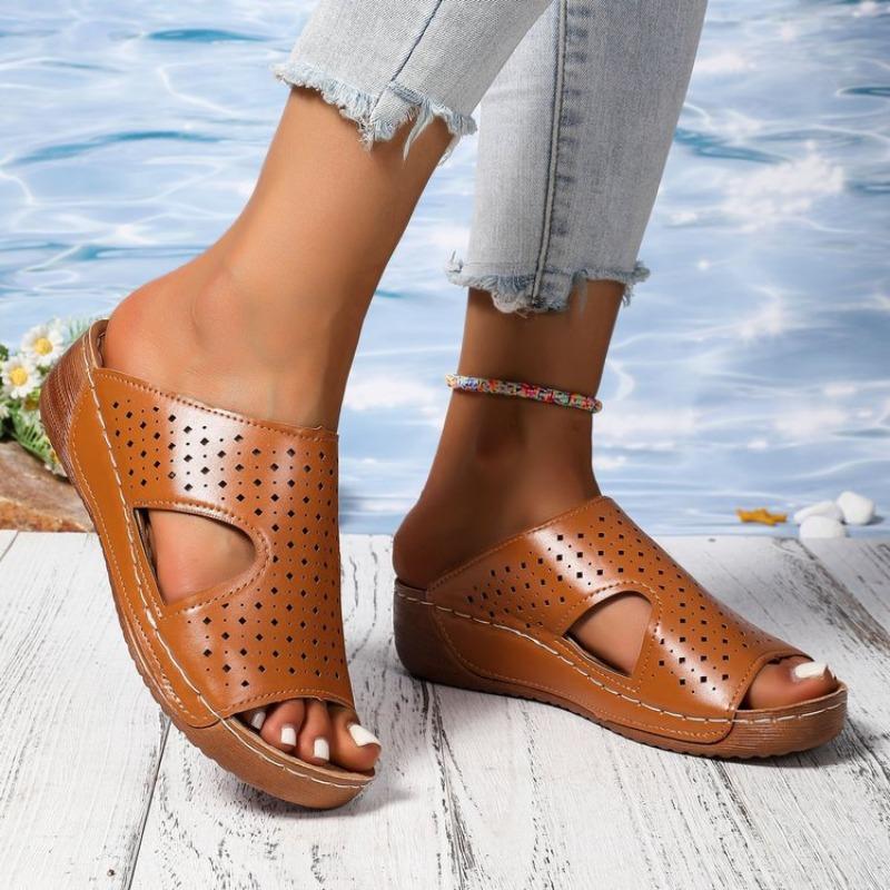 Summer new large size women's shoes wide surface word with sweet wind thick bottom slope heel cool slippers women's leisure