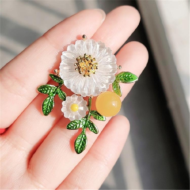 Daisy Flower Brooch Handmade Lapel Pin Jewelry for Jackets Backpack Scarf Hats Clothing Accessories Elegant Accessory