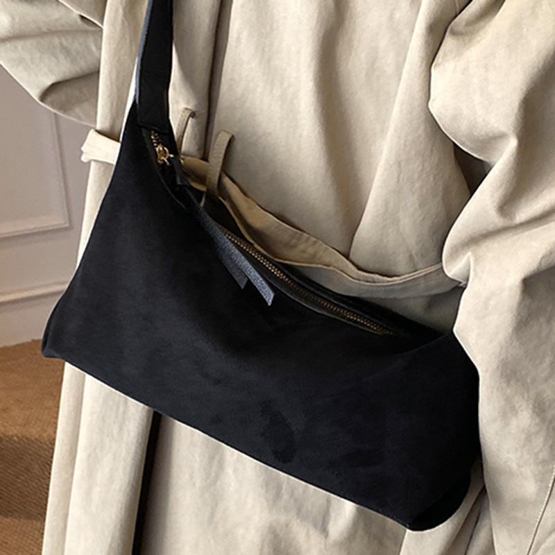 Underarm Bag Women's Large-capacity Autumn and Winter New Trendy High-value Niche Matte Retro Shoulder Bag