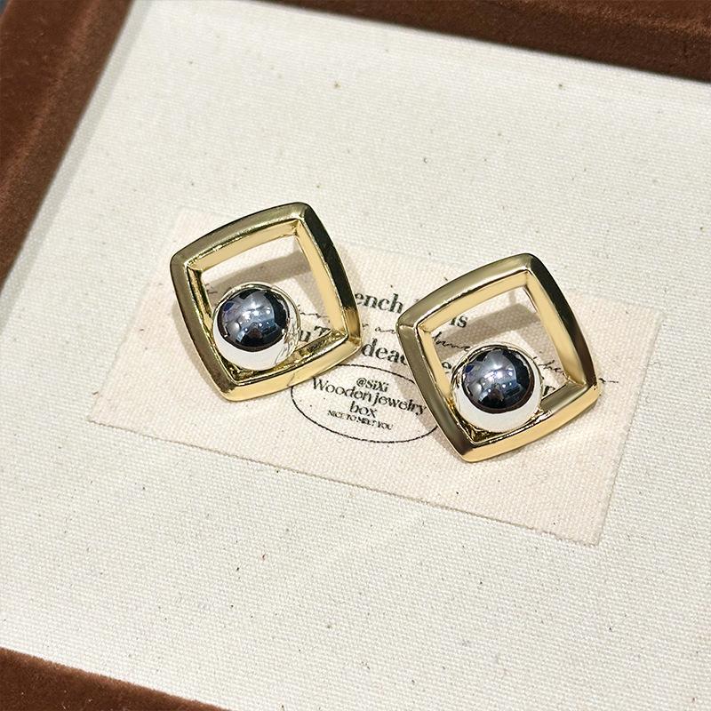 New earrings, cold wind, round ball beads, two-color splicing studs, geometric square fashion women's earrings