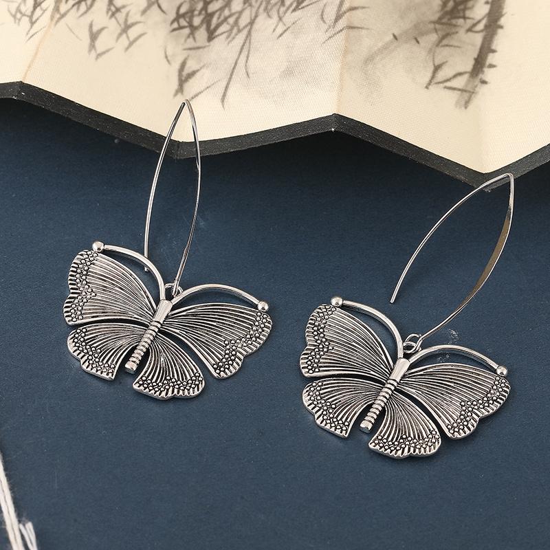 Creative Vintage Butterfly Shaped Silvery Plated Pendant Earrings Women's Exquisite Vacation Festival Jewelry Accessories Crafts