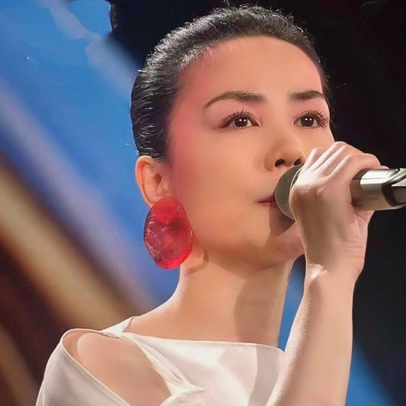 

В наличии Серьги-клипсы в стиле Фэй Вонг для Гала-концерта Весны, 2025 год Змеи, аксессуары для ушей Фэй Вонг Red(Shrimp Pieces Earrings (925 Silver Needles))