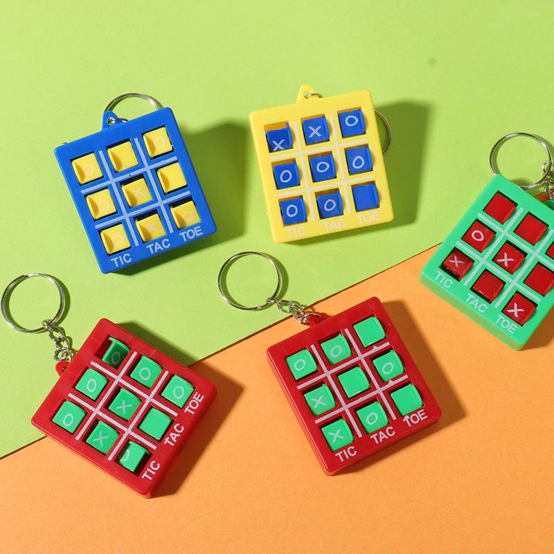 

4Pcs/Set Mini Plastic Tic Tac Toe Keychain Fidget Toys for Kids Birthday Party Favors Pinata Fillers School Rewards Goodie Bag