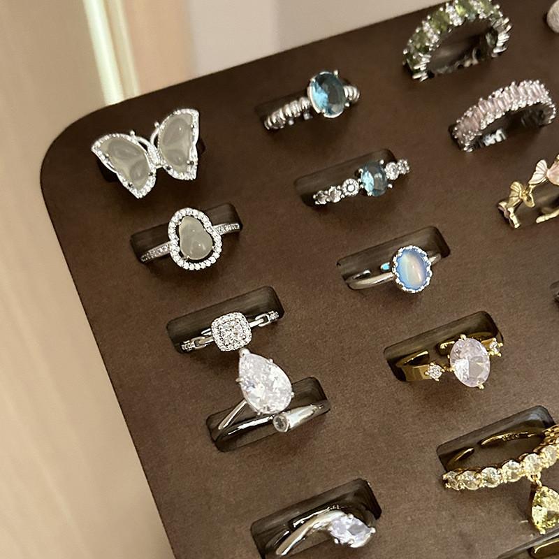 High-end Minimalist Copper Ring Adorned With Radiant Zirconia For Trendy Women