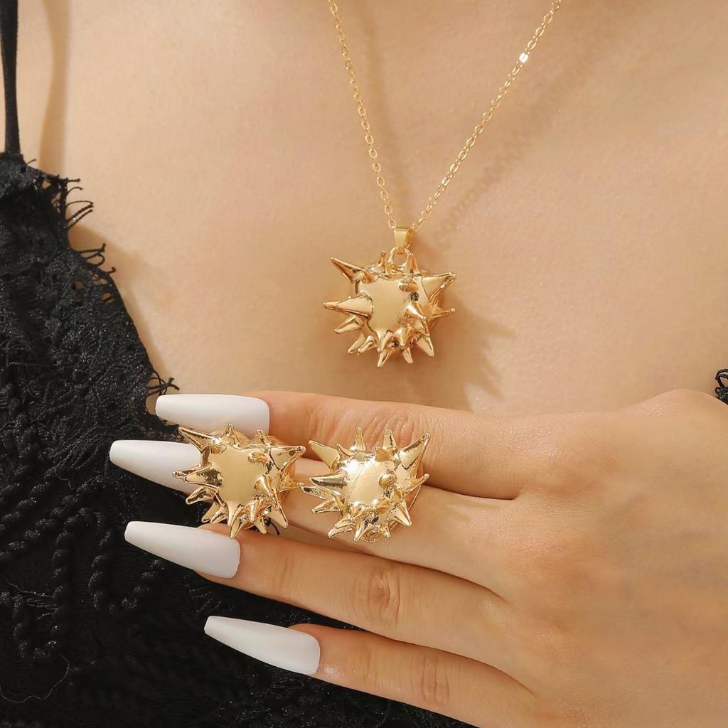 Personalized Sea Urchin Rivets Geometric Metal Stud Earrings Female Punk Hip Hop Cold Wind Earrings Fashion Design Sense Earrings Tide