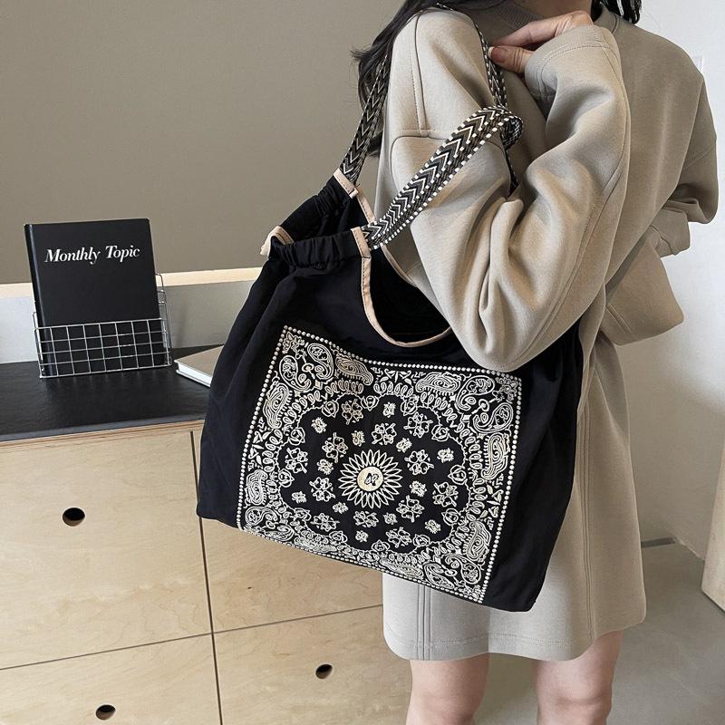Trendy handheld cloth bag women's large-capacity waterproof silk cloth embroidery tote bag personalized pattern lightweight shoulder bag