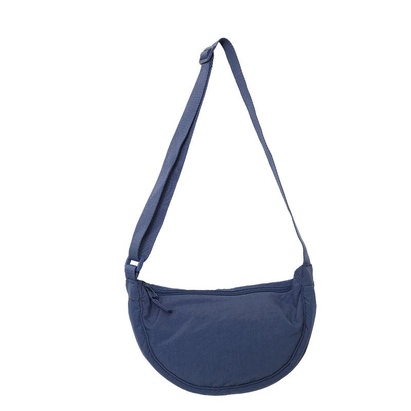 Simple and Lightweight Dumpling Bag Style Casual and Versatile Couple Messenger Bag Daily Commuting Mobile Phone Shoulder Bag