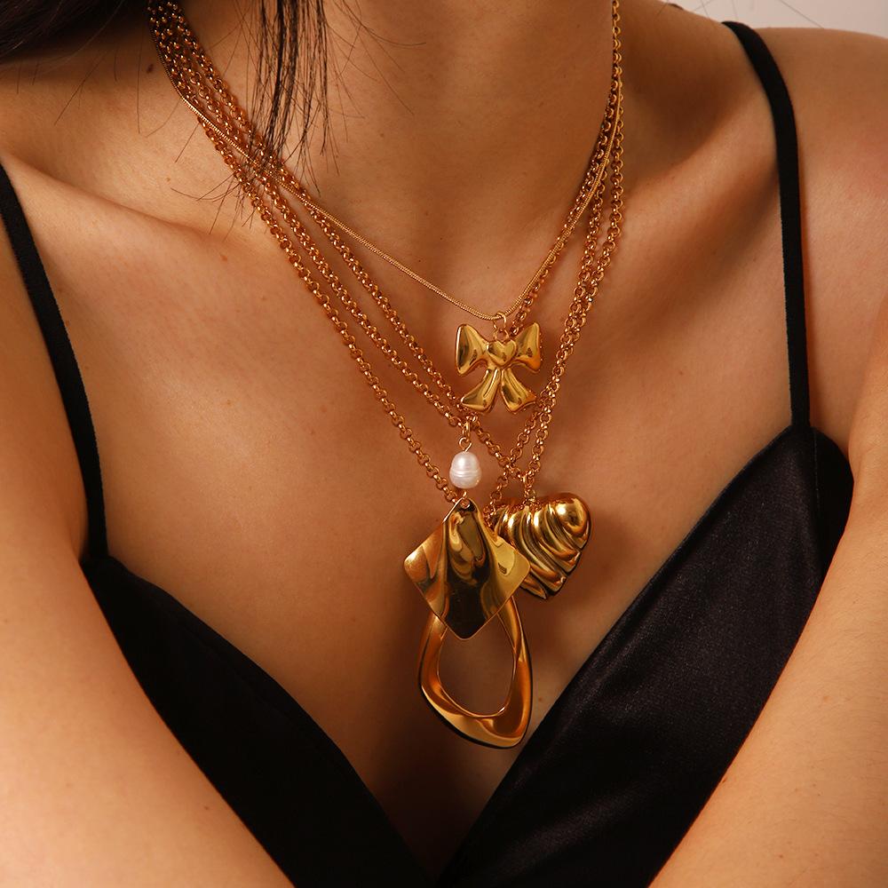 Yori Trendy Heart Butterfly Fashion Pendant Clavicle Necklace for Women Stylish Unique Rust Proof Metal Daily Neck Jewelry Bijou