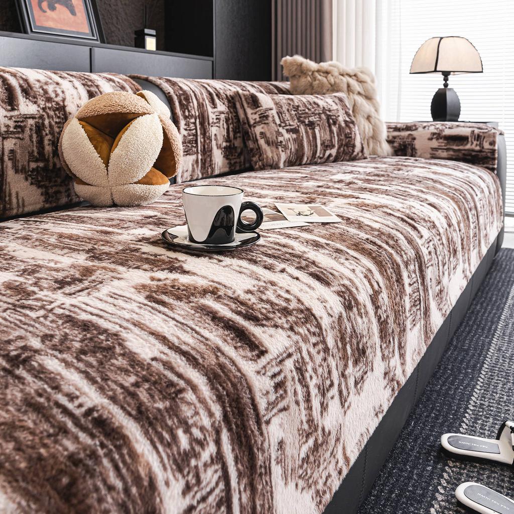 Sofa Mat Autumn/Winter Thickened and Delicate Skin Friendly New High End Feeling Sofa Cover Fixed Anti Slip Cushion Cloth Towel