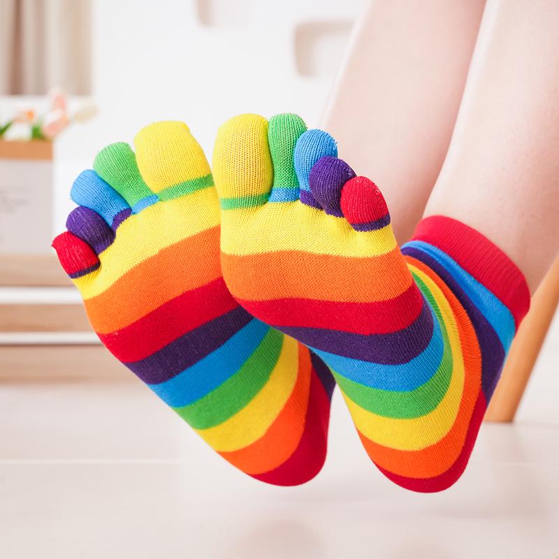 Damen Regenbogen Zehensocken aus Baumwolle: Herbst/Winter Schweißabsorbierend, Warm, Zehensocken mit geteilten Zehen und kurzem Schaft