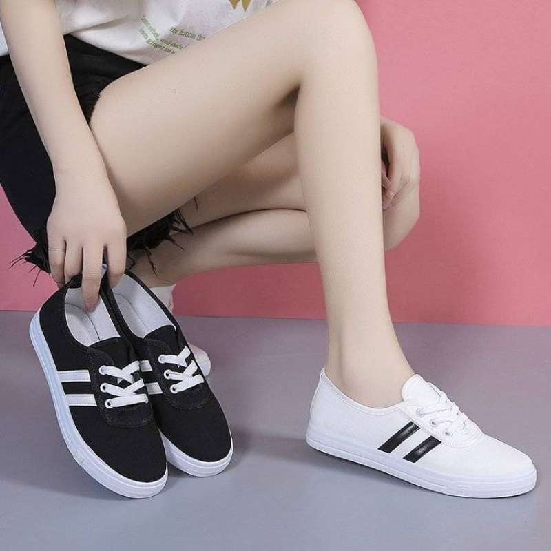 Shallow Mouth White Shoes Women's 2025 Spring and Summer New Korean Version of Canvas Shoes Casual Fashion Versatile Flat-soled Single Shoes Women's S