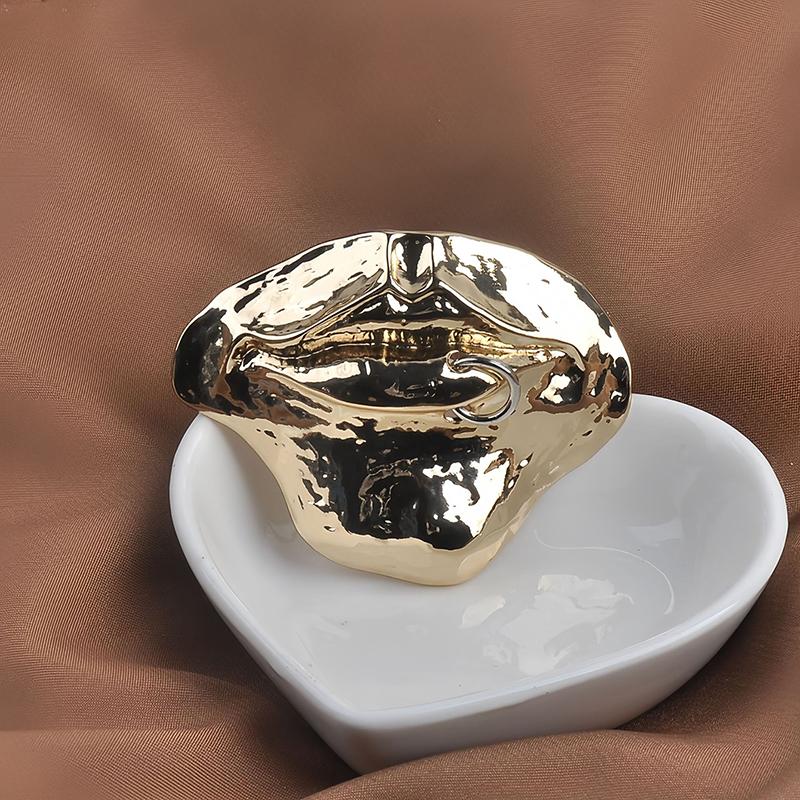 Exaggerated Lip Brooch Alloy Retro Lip-Shaped Pin Clothing Accessory Badge Pin Trendy Tassels Banquet Clothes Metal Pin