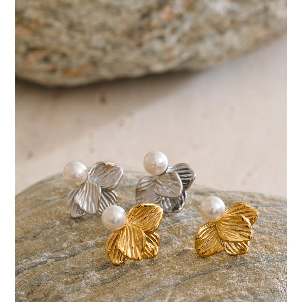 Eetit New Arrivals Stainless Steel Simulated Pearls Flower Stud Earrings Prevent Allergy Korean Attractive Women Quality Jewelry