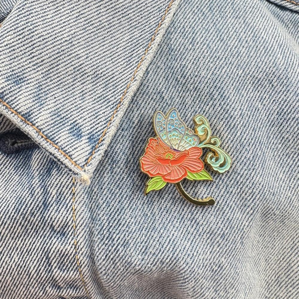 Hibiscus Flower Butterfly Elegant Enamel Pin Ancient Chinese Exquisite Kingfisher Lapel Brooch Badge Accessories
