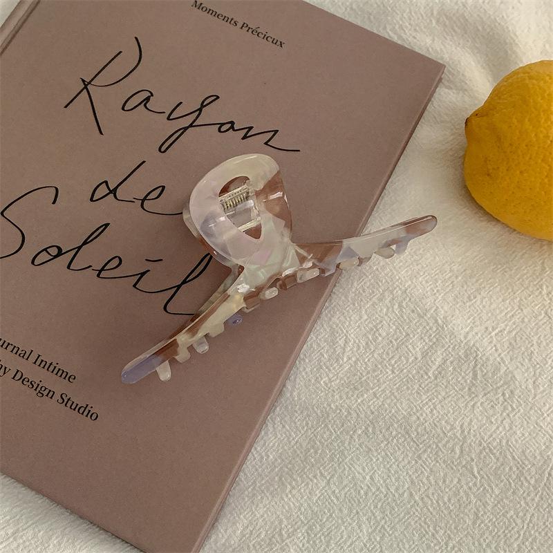 Korean Imitation Acetate High-End Shark Hair Clip - Elegant Hair Accessory for Stylish Looks