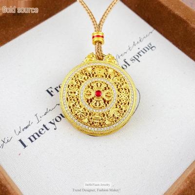 Ciondolo Bussola in Smalto Cloisonné Dorato con Diamanti Incastonati, Caratterizzato da Stile Antico e Nuovo Design Cinese a Filigrana Vuota.