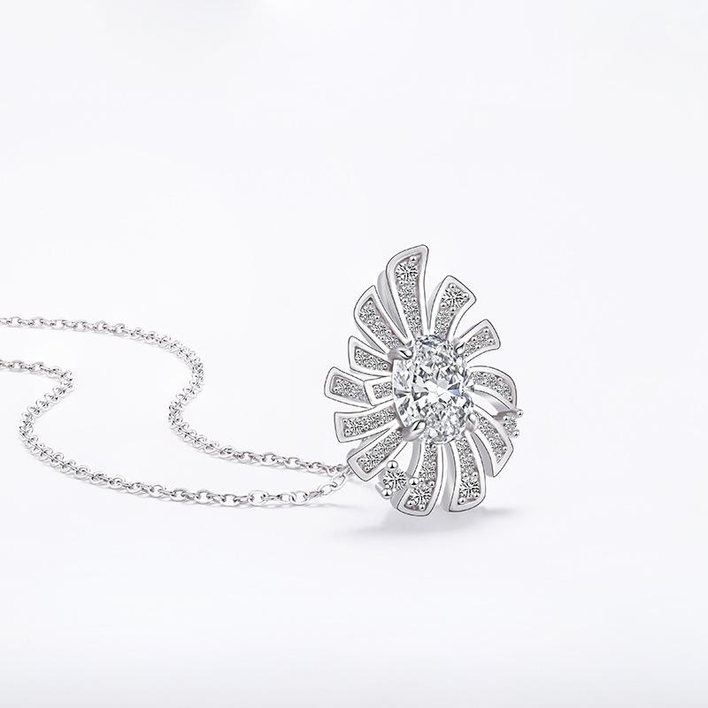 Geometric Zircon Sunflower Necklace Women's Light Luxury Niche Ins Temperament Full Diamond Pendant Stainless Steel Collarbone Chain