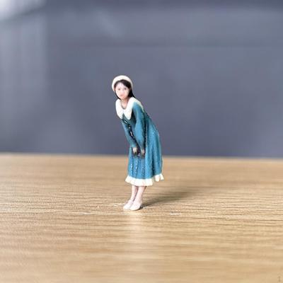 1/64 Miniature Girl Figure People Collection Sturdy Realistic Tiny Model for