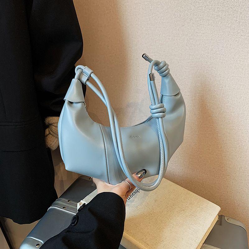 

Изысканная Супер Популярная Нишевая Сумка Женская 2025 Новая Летняя Универсальная Сумка Мессенджер Модная Наплечная Сумка Под Мышку Сумка Круассан Blue without pendant