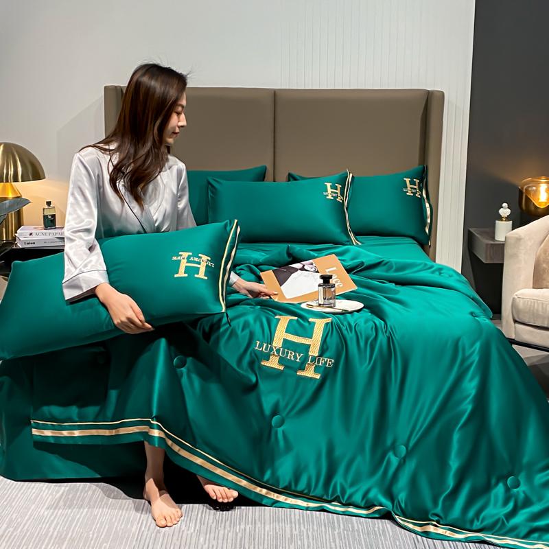 Luxury Cool Quilt, Washed Summer Ice Silk Air-Conditioning Quilt, Thin Blanket Bedding for Single Double Queen Size Comforter