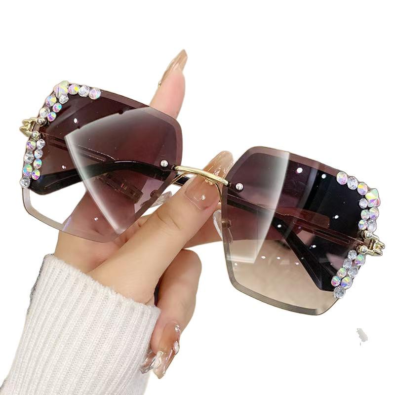 2025 Large Cut-Edge Square Sunglasses with Glittering Starry Rhinestones - Women's UV Protection