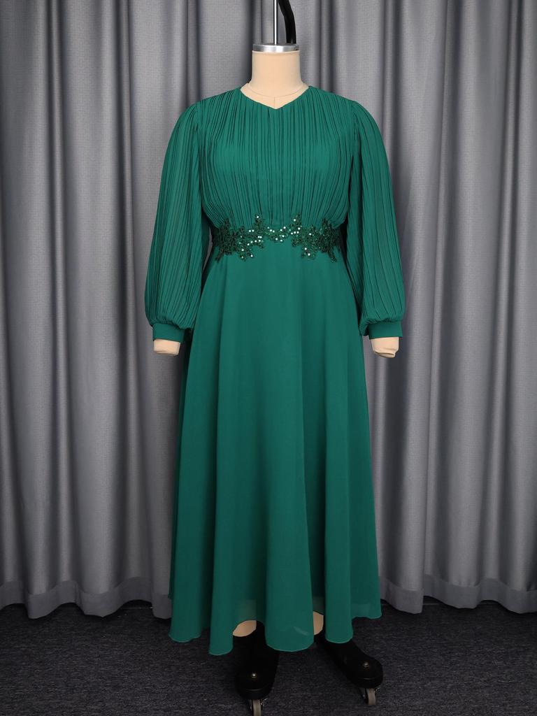Plus Size Emerald Green Sequin Waist-Cinched Long Pleated Dress with Wide-Hem Skirt and Long Sleeves for Formal Banquets.