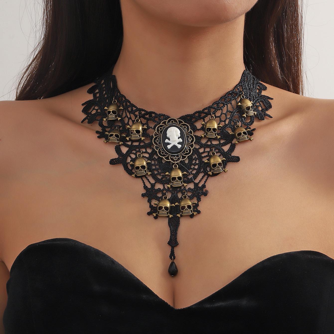 

Ожерелье на ключицу Череп Пират Черное Кружево - Готический стиль для Хэллоуина With Card