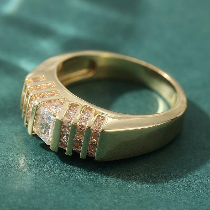 Elegant Sparkling Synthetic Zirconia Design Golden Plated Engagement Ring for Women Gorgeous Fashion Bridal Wedding Jewelry Gift