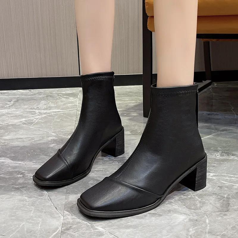 Bottines d'automne hiver en cuir PU pour femmes Designer Mode Décontracté Chaussures à plateforme Dames Couleur unie Coréen Botines Mujer