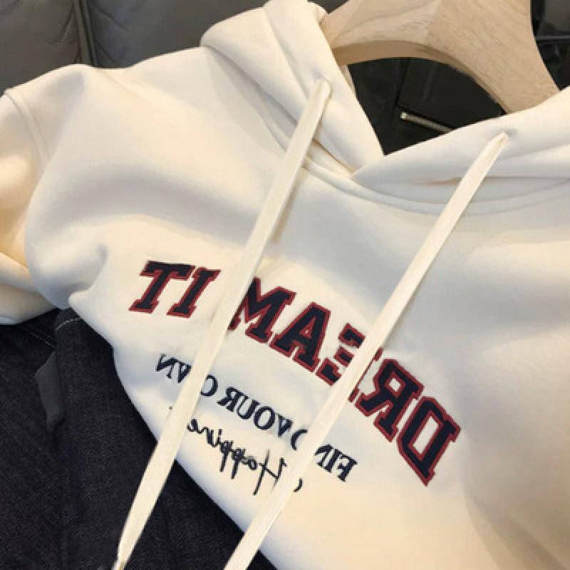 Trendy Autumn/Winter Velvet-Lined Hooded Sweatshirt for Women: Loose, Stylish, Lazy Design.