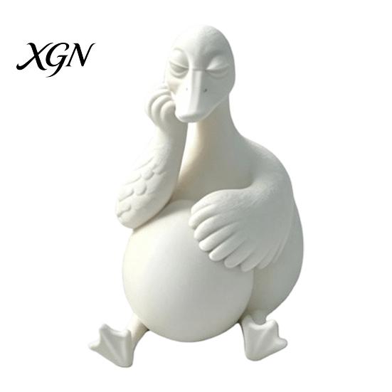 Cute Duck Desk Ornaments Daydreaming Figurine, Minimalist Holding An Egg Sculpture, Resin Nordic Room Decor Animal Statue, Creative Desktop