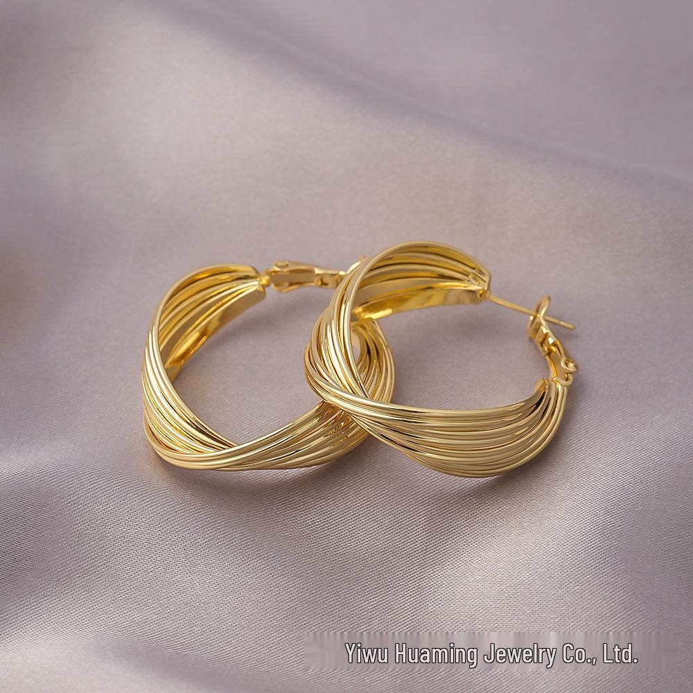 European American Style Luxury Stud Earrings: Elegant Cross-border Niche Hoops, Versatile Celebrity-inspired Accessories