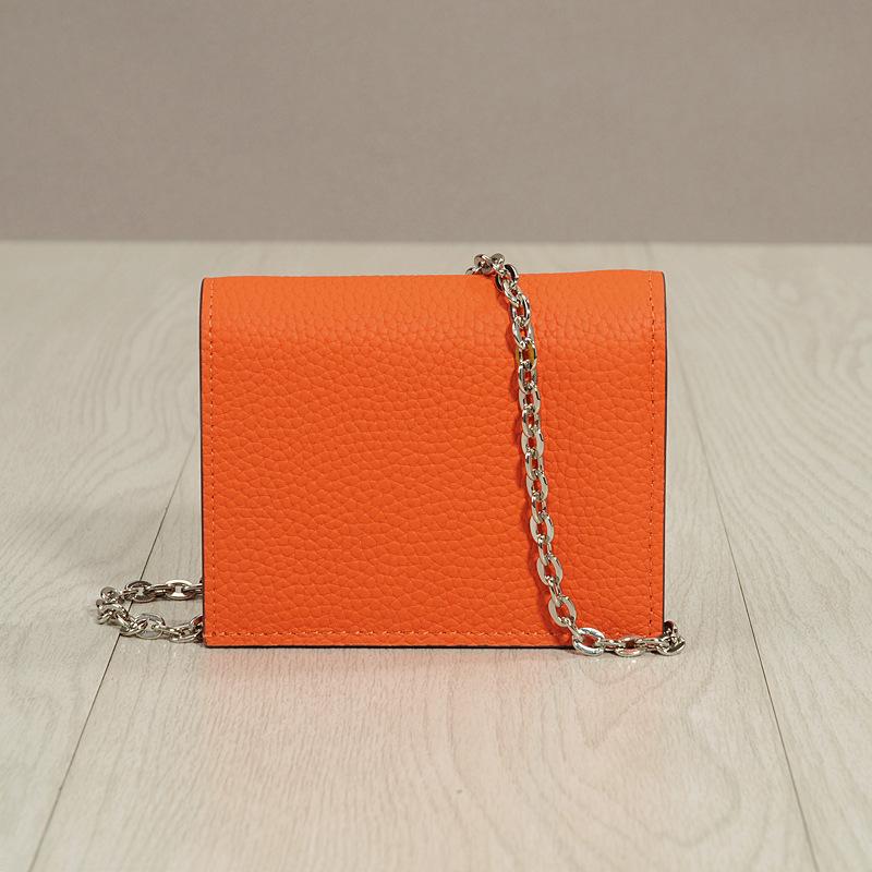 

Маленькая женская сумка 2025 года, новая женская мини-сумка через плечо с цепочкой в виде свиного носа, мини-сумка для карт, кошелек Zero, маленькая женская модная сумка 11x3x9cm оранжевый