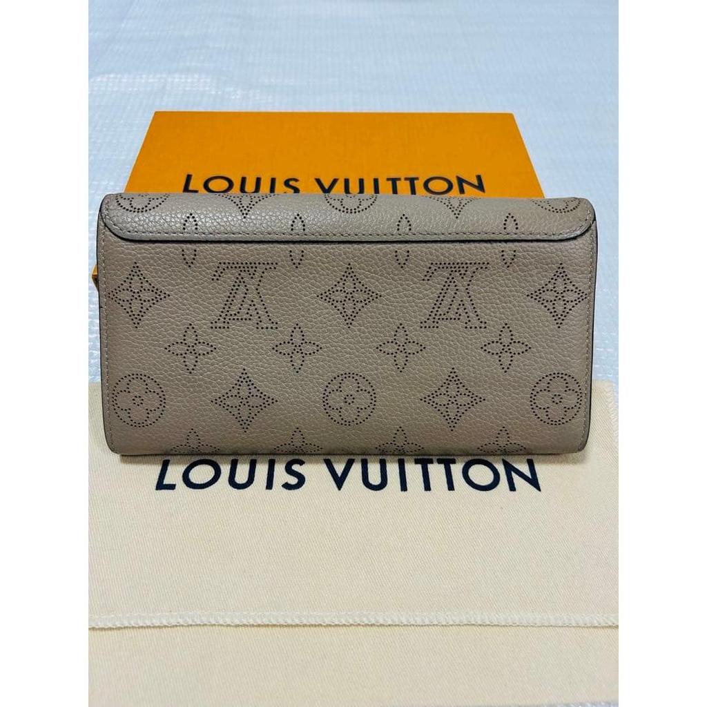 Used LOUIS VUITTON Mahina Leather Portefeuille Long Wallet