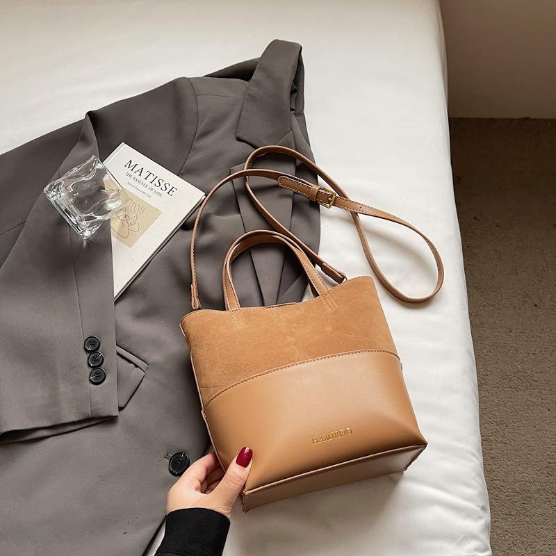 Fashion Niche High-value Handbag Women's Autumn New Large-capacity Retro Simple Shoulder Small Square Bag