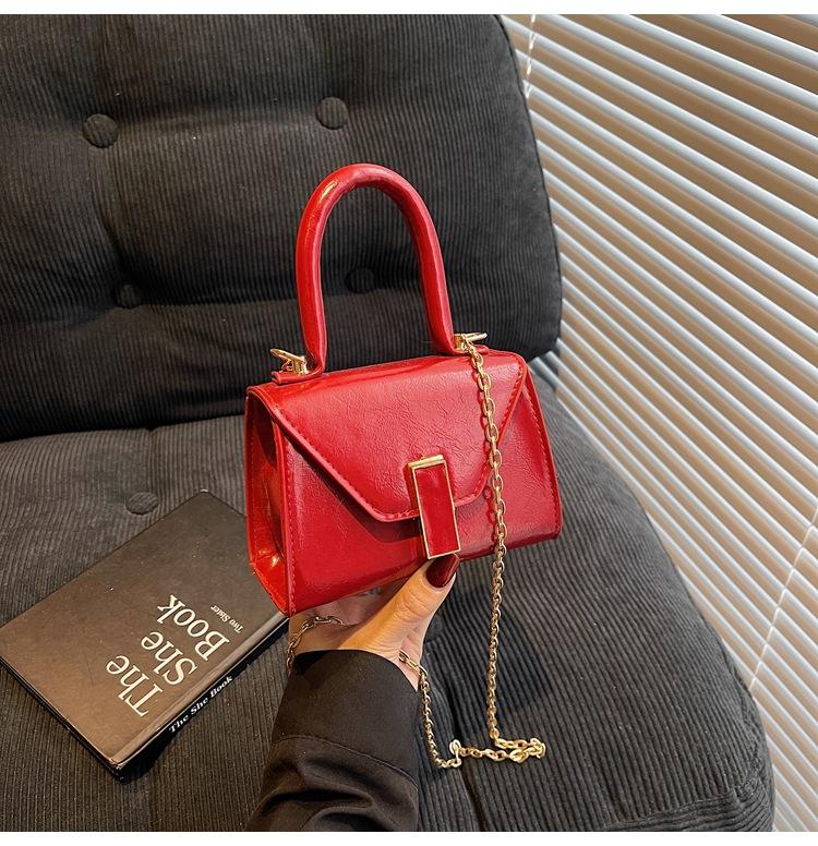 Temperament Fashion Casual Women's 2025 New Summer Texture Solid Color Chain One Shoulder Crossbody Portable Small Square Bag