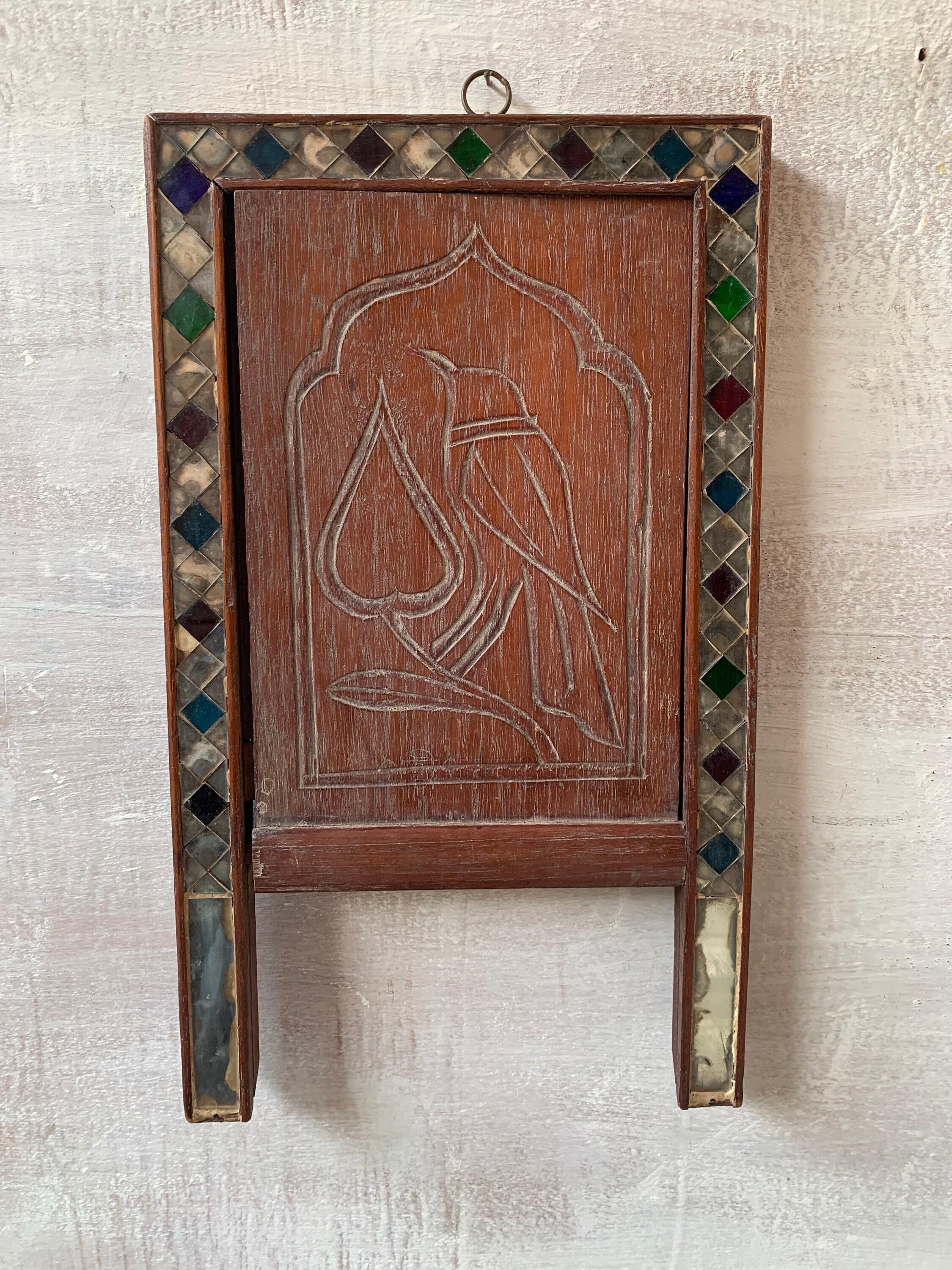 

Antique Indian Wall Mirror: Brown Distressed Wood Frame 16” X 8” X 24” (l x w x h) разноцветный