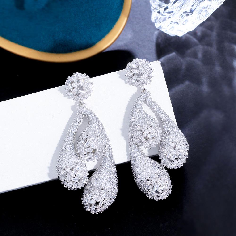 French Heavy Industry Full Diamond Earrings Super Flash Micro Zircon Hollow Generous Temperament Earrings
