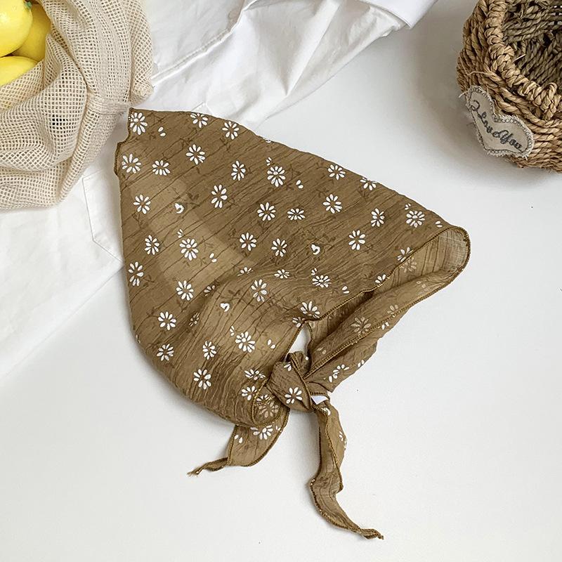 Triangle scarf scarf women's new floral headscarf summer women's pastoral leisure curved tooth edge silk scarf scarf small fresh hair accessories