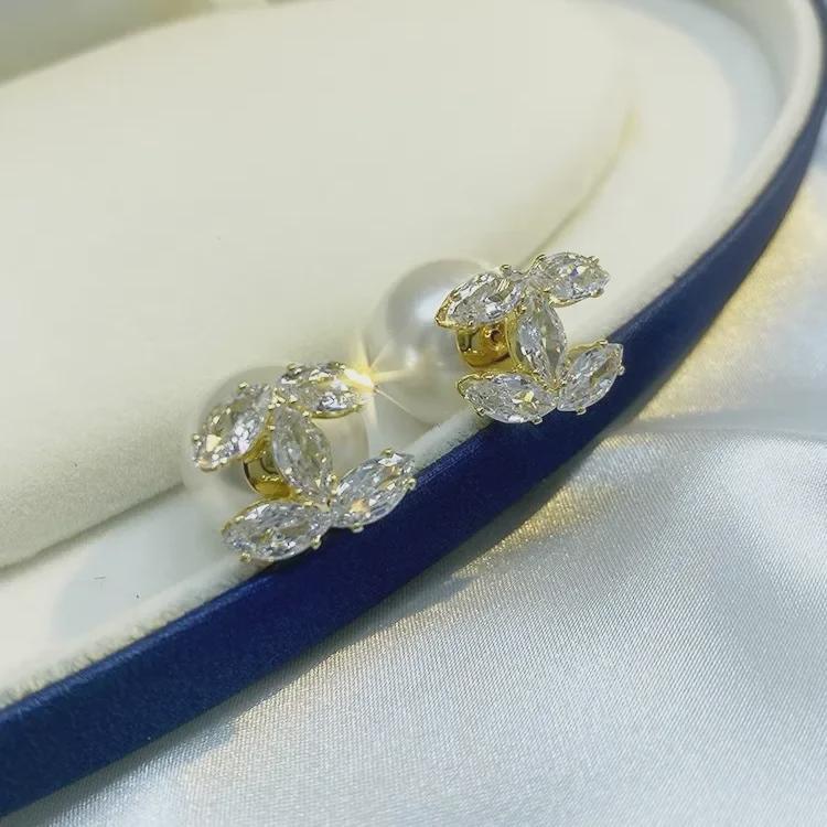 Brincos elegantes de pérolas de inverno: Estilo de fragrância pequena e chique com agulhas de prata de alta qualidade para mulheres