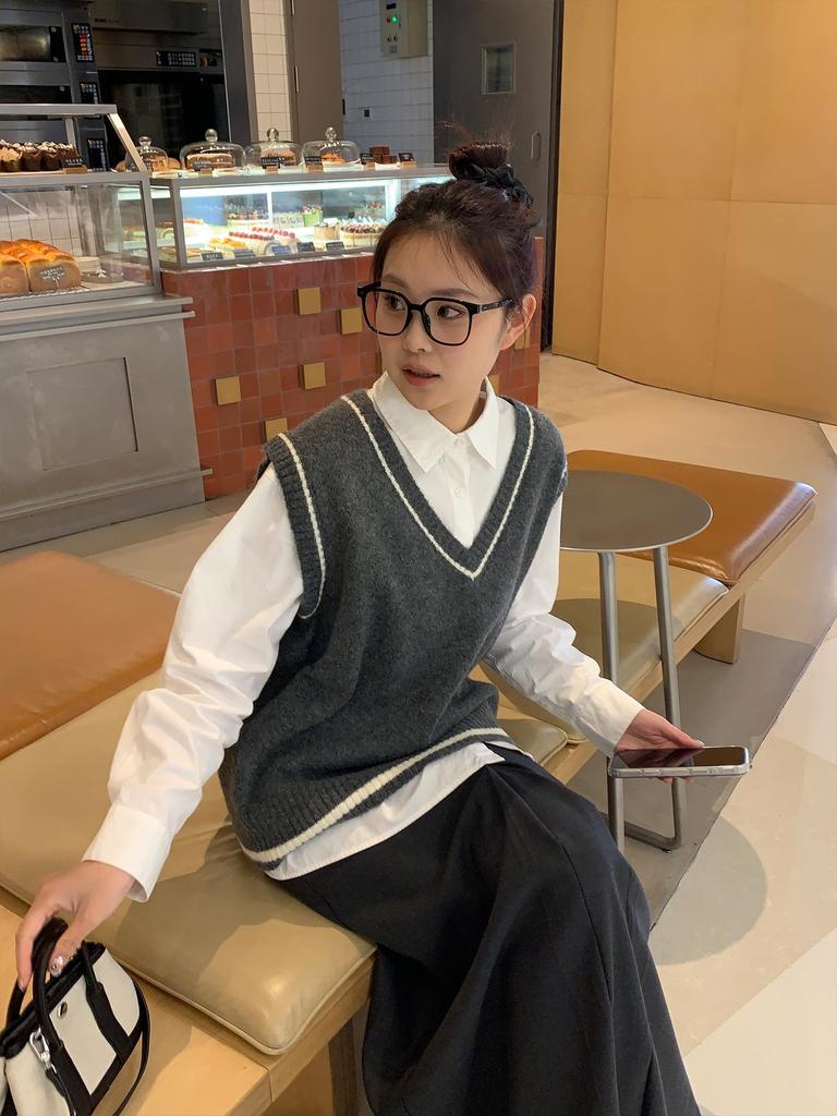 Plus Size Women's Korean Style Sleeveless V-Neck Knit Vest Sweater