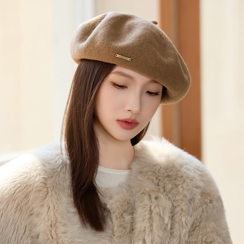 

Autumn and Winter New Hat Women s Casual High-end Beret Retro Painter Hat ONE SIZE