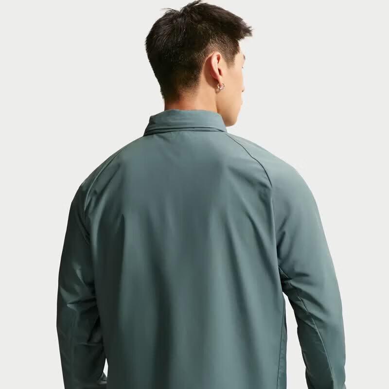 Nike Men's Loose Fit Hooded Running Windbreaker Jacket