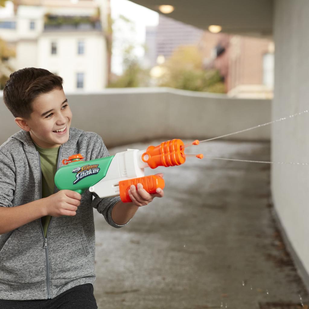 Hasbro Nerf Super Soaker Hydro Frenzy Water Blaster, 709mL Tank Capacity, Wild Style, 3 Spray Modes, Adjustable Nozzle, 2 Launch Tubes, Fun for Kids