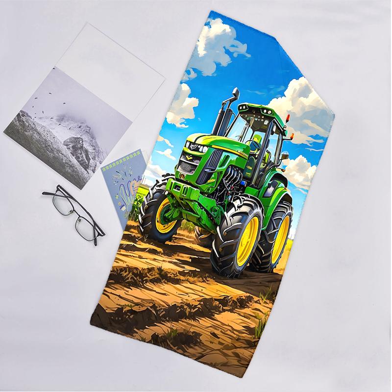 Tractor Fashion Beach Towel: Ideal for Summer Adventures Soft, Absorbent and Quick Drying Suitable for Swimming and Bathing